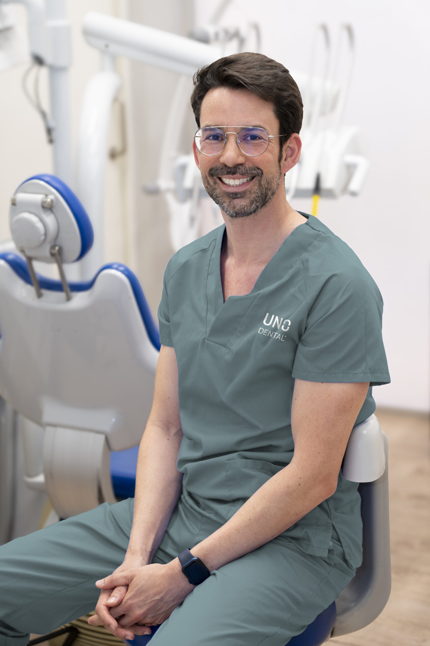Rodrigo-odontólogo-UNO-DENTAL